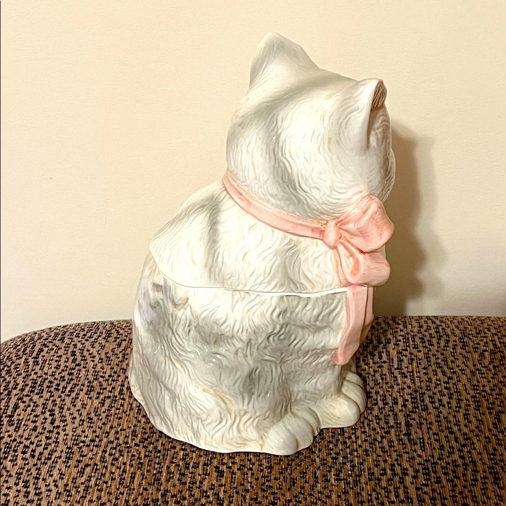 Vintage White Cat Cookie Jar with Pink Bow. Like New
